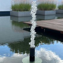 Skulptur DIE WÜRDE DES ANDEREN Wasserfläche Thüringer Landtag