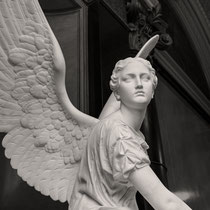 Kranzwerfende Victoria, Alte Nationalgalerie, Berlin