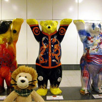 Seht Ihr wie sich der chinesische Bär auf Astana freut?