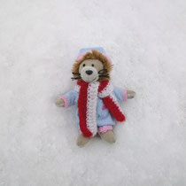 Mini-Leo im Schnee. Es sollte ein Schneeengel werden ... Das hat jetzt auf einmal eine ganz andere Bedeutung.