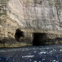Wieder eine Einfahrt zu einer Grotte.