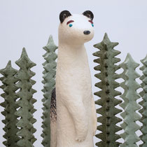 「とおく の そらみみ」陶に釉薬、木材に水彩絵具／W1450×D450×H700mm／奈良美智コレクション(photo:Tamotsu Kido)　　