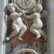 Le Vatican - Détails d'angelots sur un pilier -