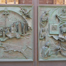 Trapani - Portail en bronze de la cathédrale.