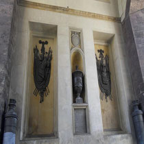 Palerme - La Porte Nuova.A l'intérieur de l'arc de triomphe.