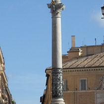 Rome - Place d'Espagne - Colonne de l'Immaculée Conception -