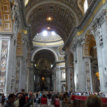 Le Vatican - Intérieur impressionnant, grandiose, monumental -