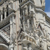 Sienne - Le Duomo - Détails des sculptures.