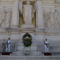 Rome - Monument à Victor Emmanuel  : la tombe du soldat inconnu -