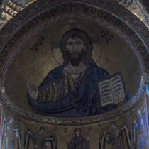 Cefalu - La cathédrale: la figure du Christ Pantocrator tapisse la Coupole.
