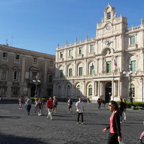 Catane - Piazza Stesicoro: le palais Sanguiliano.