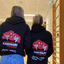 01/25 Coole Shirts: KAMINARI und BIGTIME spenden 150 Shirts und Pullis