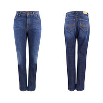 Jeansbroek Sophia in 98% bio-katoen ent 2% elastaan geweven, middelblauw, Dunque, beschikbaar in de maten 44 en 46; prijs: 109,75 €