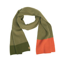 Sjaal Vinzenzo in 100% bio-katoen gebreid, mosgroen, Living Crafts, prijs: 39,99 €