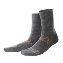 Wandelsokken Västra in 79% bio-wol met 18% polyamide en 3% elastaan, donkergrijs, Living Crafts, beschikbaar in de maten 35-38, 39-42 en 43-46, prijs: 19,99 €