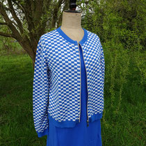 Vestje Ina in 100% bio-katoen gebreid, Larissa Olympia blauw, Lana, beschikbaar in de maten S, M en L, prijs: 133,85 €
