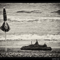 mare,bianconero,fine art,scogli,spiaggia,,gabbiani,reti da pesca,tramonto