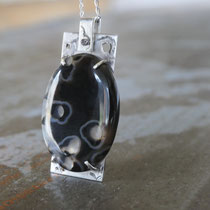 Pendentif en argent et agate noire