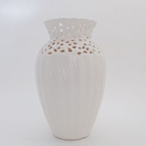 花器111　白　透かし柄　150Φ250H 　￥2,000