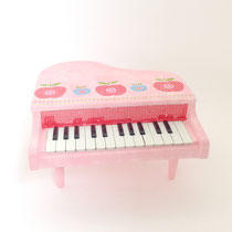 ピアノ102　ピンク　赤＆青りんご　330×330×175H 　￥2,400
