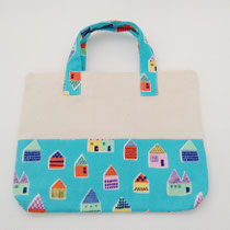 レッスンバッグ116　水色カラフルハウス＆生成　400×430Ｈ　￥900＜上履き入れ、巾着と揃います＞＊オリジナルです＊