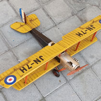 Avión a escala Jenny JN 7H Classic Barnstormer. Ref AP401.  18x68x47.