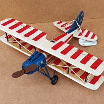 Avión hojalata. Ref 31116. 31x35x11