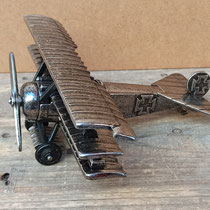 Avión metal.