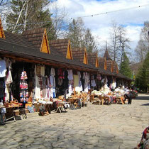 Яремче (сувенирный рынок, вольеры с животными) - Буковель, Коломыя (музей писанки)