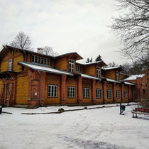 Edificios del palacio de caza, hoy reconvertidos en administración del parque.