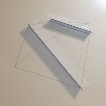 Arbeit_17, 2021, Acrylglas/Holz/Perlonfäden, Fineliner, 70 x 70 x 10cm