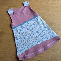 Streublümchen, Gr. 86, Passe hinten Streublümchen, unten uni, Spitze hinten, 31 €