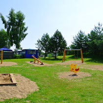 Unsere Spielwiese (es gibt noch Tischtennisplatten, einen kleinen Bolzplatz und ein Beachvolleyballfeld.