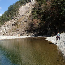 上流側から見た崩落現場