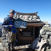 剱岳2999m 祠にて