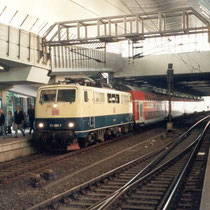 Regional express estacionado en la estación de Kassel-Wilhelmshoehe