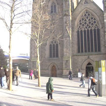 Centro de Birmingham, con la Iglesia de St Martin al fondo