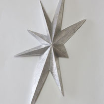 Twinkle No.2　H 32 × W 12 × D 3 cm　Wood(Camphor wood),Silver leaf,Drying oil,Wax　2020