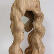 You　H 56 × W 35 × D 24 cm　Wood(Camphor wood),Drying oil,Wax,Mirror　2020