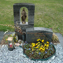 Familiengrabstein Nr. 3, Familiengrabmal, André Iseli Steinmetz, Grabmal