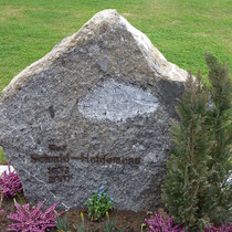 Familiengrabstein Nr. 2, Familiengrabmal, André Iseli Steinmetz, Grabmal