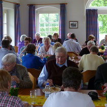 Treffen ehemaliger Schulkinder der Dorfschule 2011