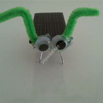 güneş enerjili robot