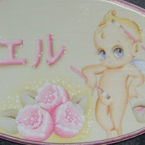 玄関は私の趣味ですが（笑）トールペイントで描いたキューピーちゃん