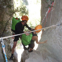 Début d'un gros rappel de 30m!