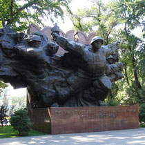 Almaty - Parc Panfilov - Héros soviétiques