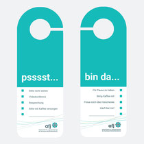 Türschild/ Arbeitsstelle für Jugendseelsorge der Deutschen Bischofskonferenz/ Düsseldorf/ 2021