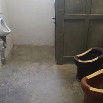 108. WC ruimte in kampgevangenis