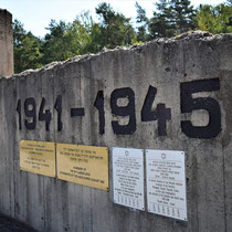 Achterkant Memorial Muur Chelmno - dichtbij