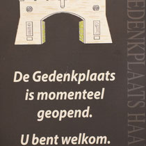 13. Na de brand is de gedenkplaats eerst verplaatst naar de lokale brandweerkazerne en tegenwoordig zit deze in het voormalige gemeentehuis van Haaren